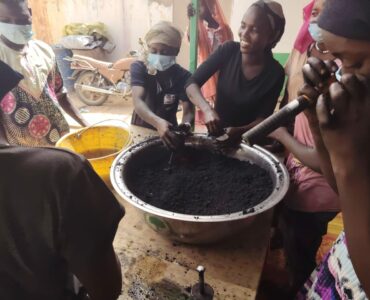 Formation en charbon écologique à Goz-Beida